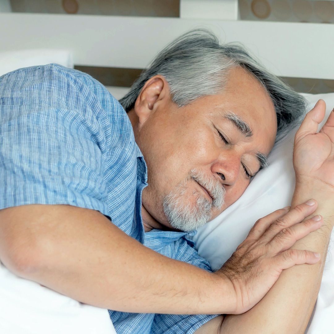 healthy-brain-getting-enough-sleep man sleeping peacefully
